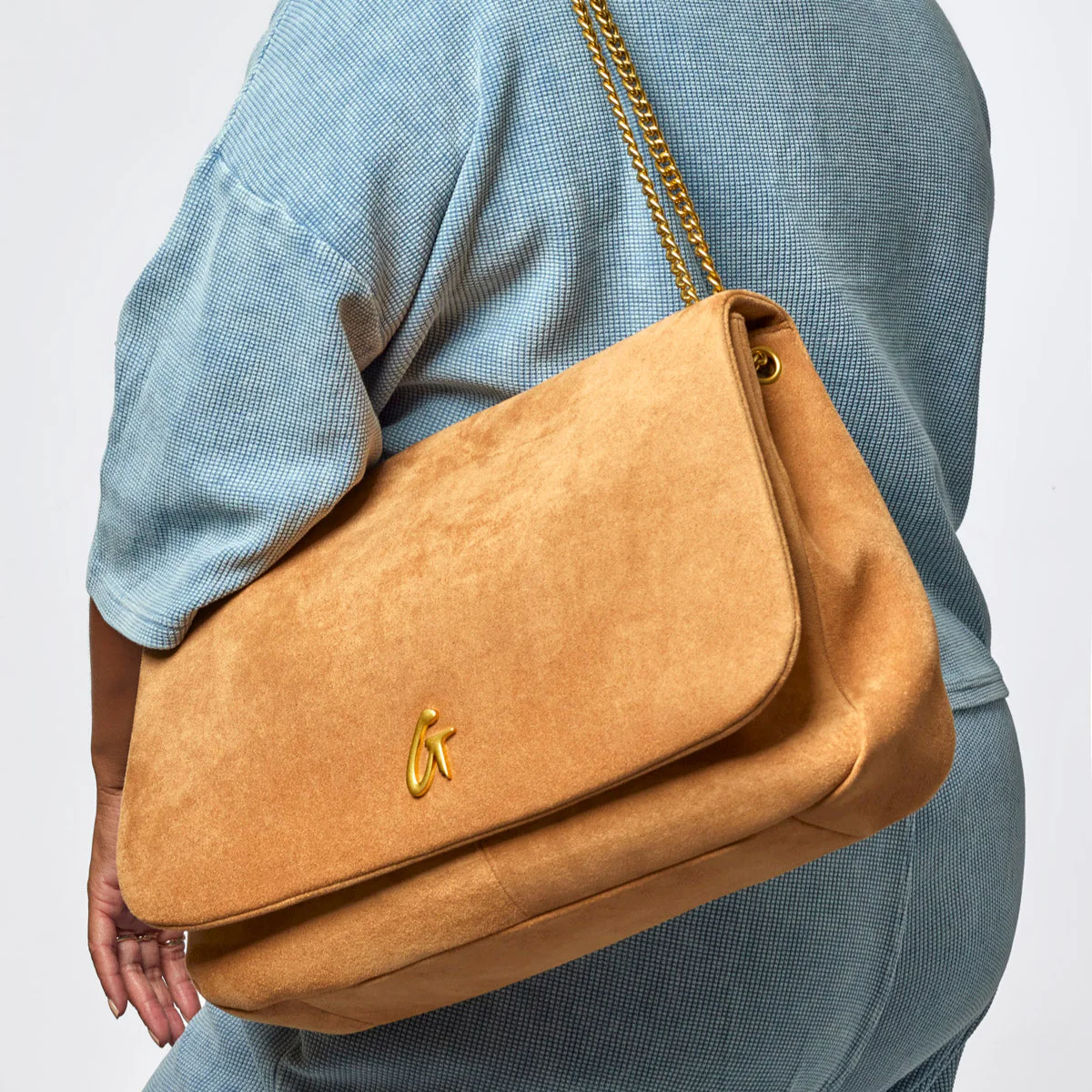LARGE SUEDE FLAP BAG - TAN - Image 2