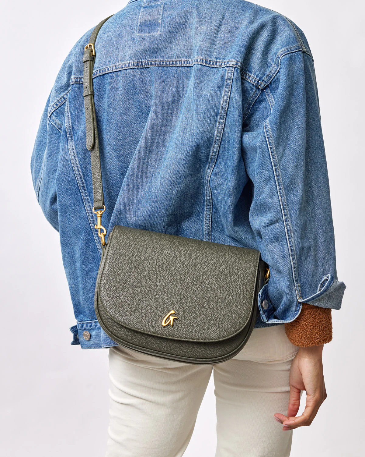 LARGE PEBBLE SHOULDER BAG - OLIVE GREEN - Image 2