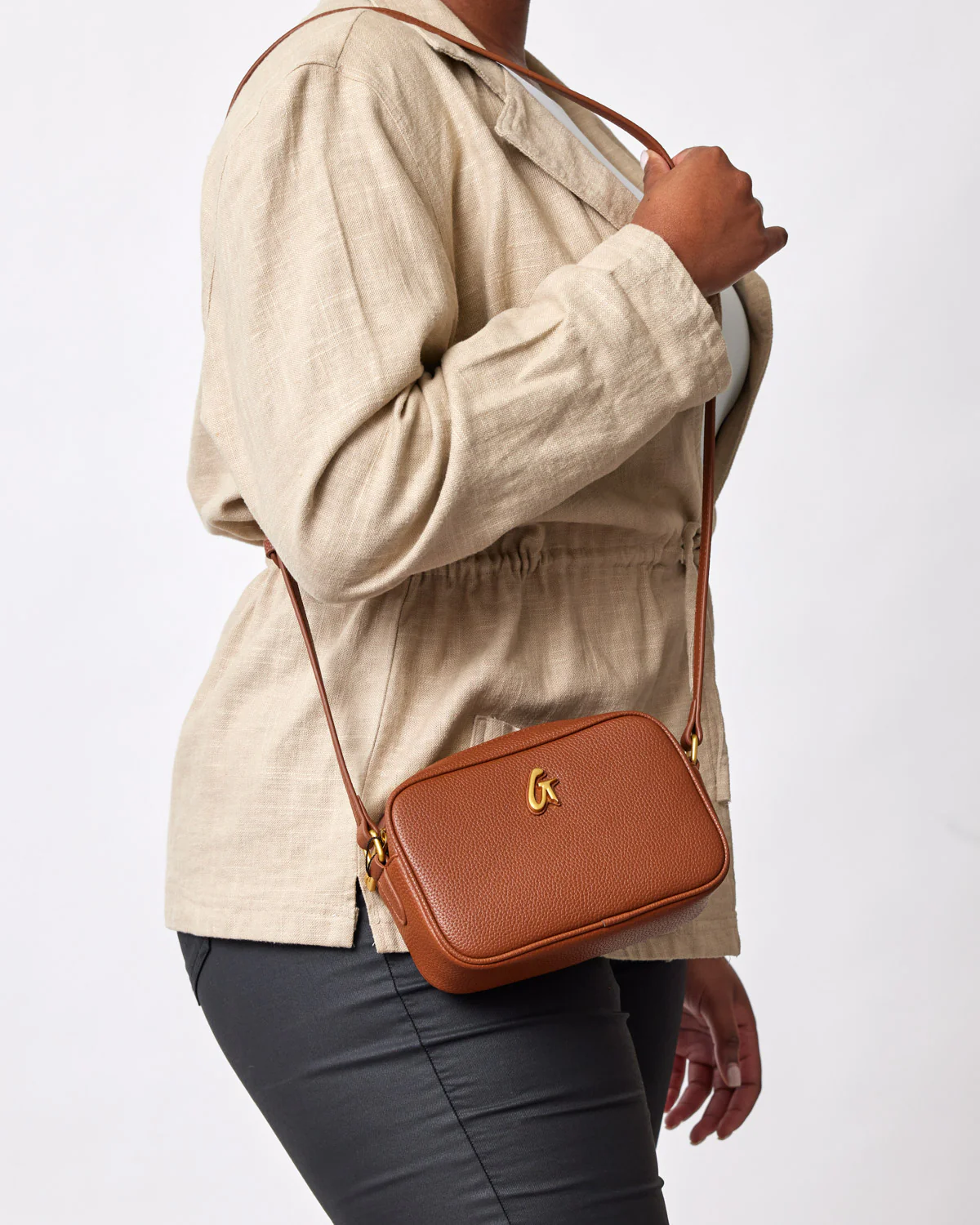 MINI PEBBLE CAMERA BAG - BROWN - Image 2