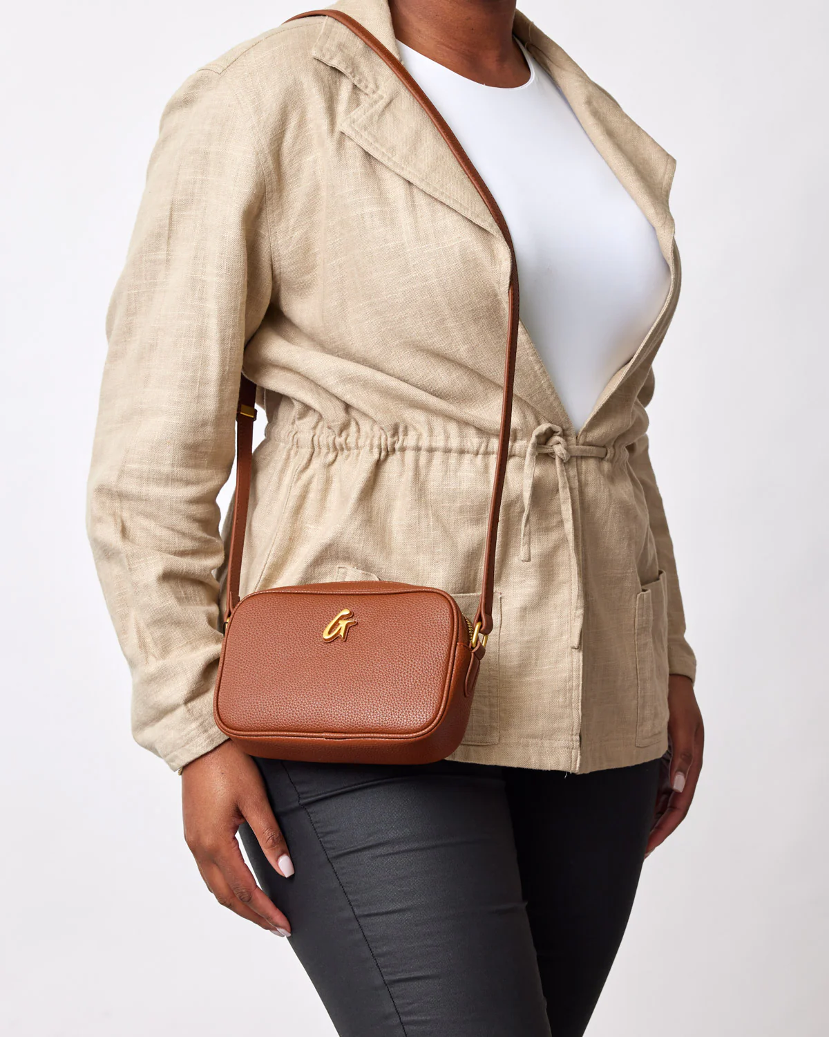 MINI PEBBLE CAMERA BAG - BROWN - Image 3